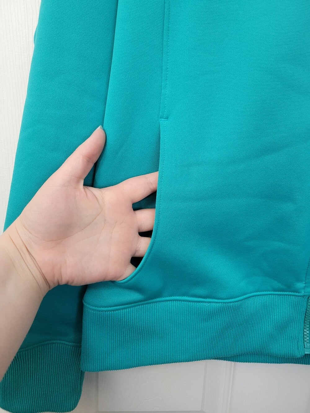 Under Armor Women's Teal Zip Up Hoodie Size XL - Picture 5 of 7